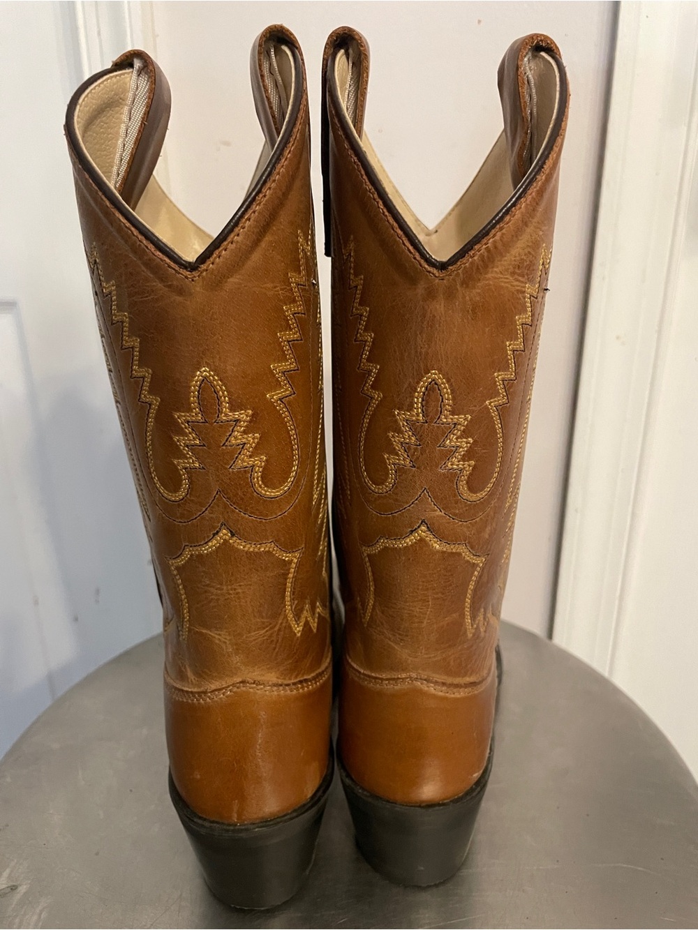 Old West Tan Leather Western Boots with Pull Straps - Picture 3 of 5